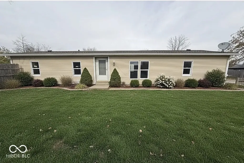 52 Fountain Lake Drive Greenfield IN 46140