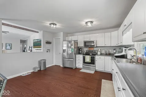 6412 Brooks Bend Boulevard Indianapolis IN 46237