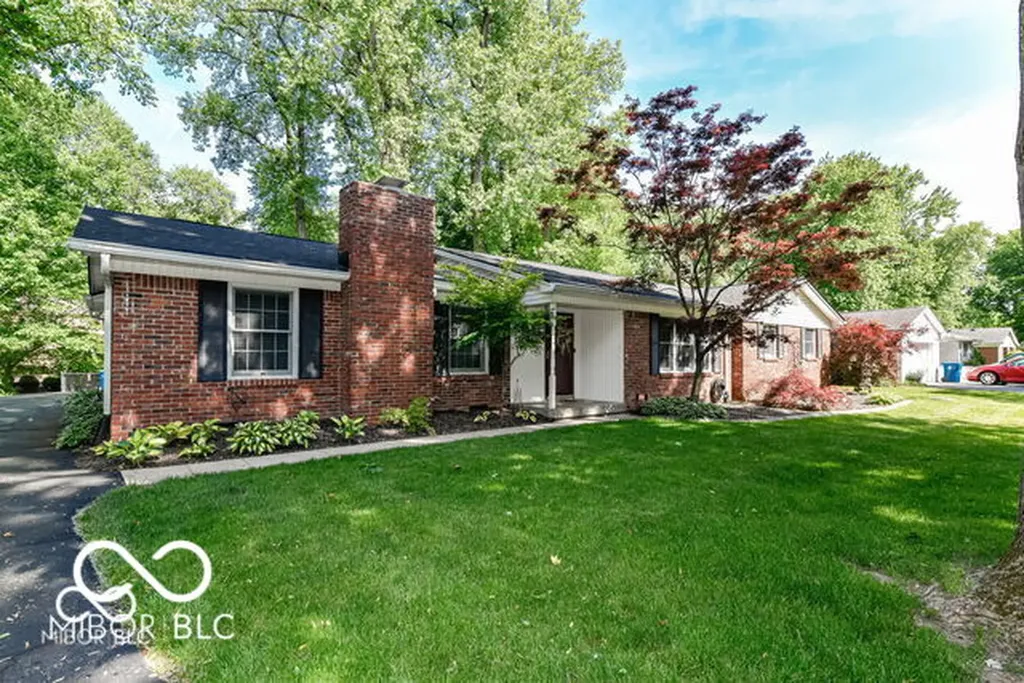 7225 N Tuxedo Street Indianapolis IN 46240