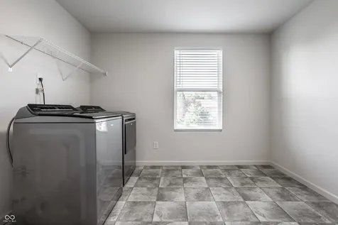 6845 Oakcrest Drive Mccordsville IN 46055