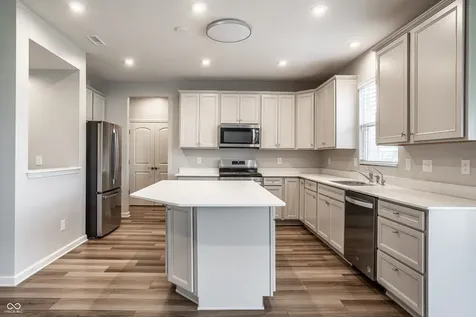 6845 Oakcrest Drive Mccordsville IN 46055