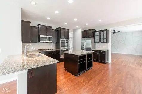 1325 Brentford Lane Greenwood IN 46143