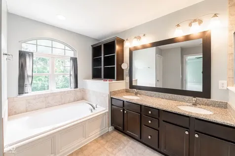 1325 Brentford Lane Greenwood IN 46143