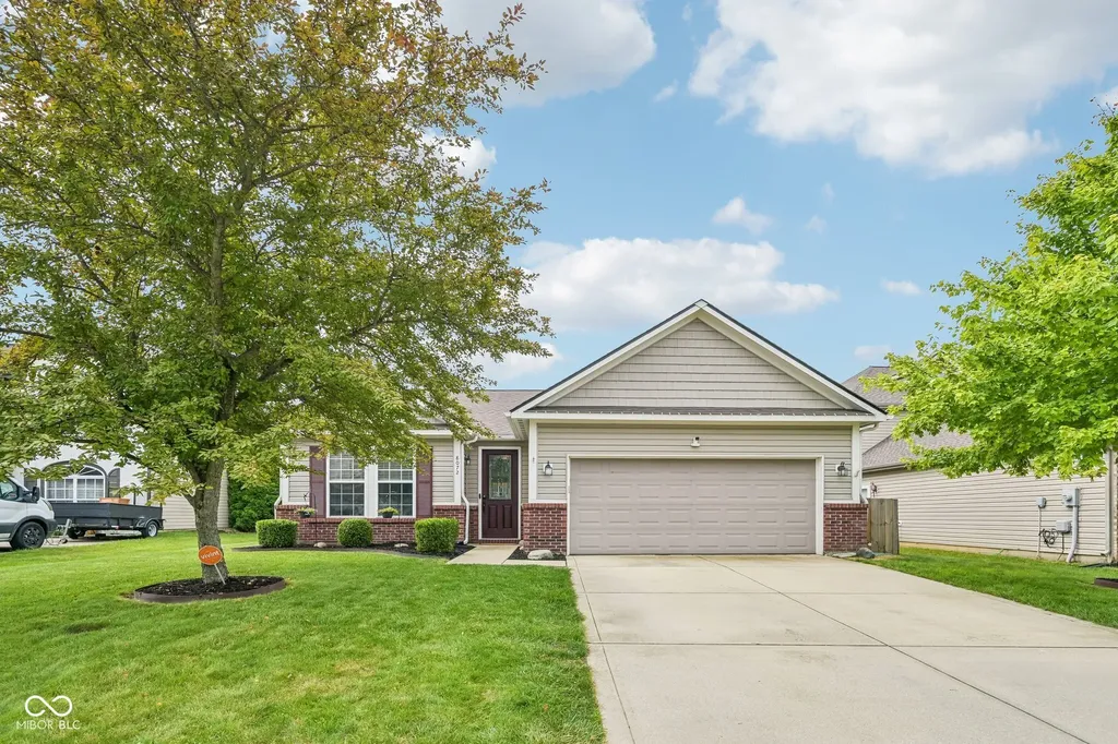 8072 Lawrence Woods Place Indianapolis IN 46236