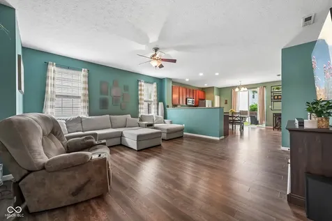 8072 Lawrence Woods Place Indianapolis IN 46236