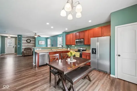 8072 Lawrence Woods Place Indianapolis IN 46236