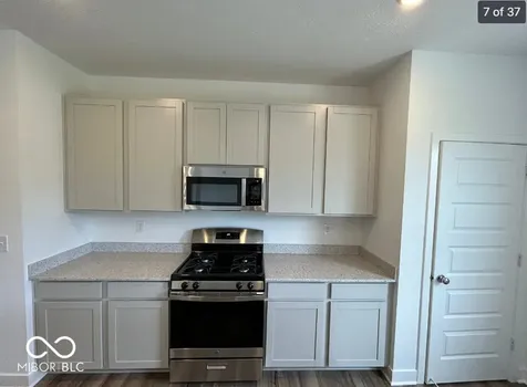 2274 S Stonehill Way New Palestine IN 46163