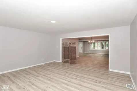 4813 E Thompson Road Indianapolis IN 46237
