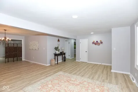 4813 E Thompson Road Indianapolis IN 46237