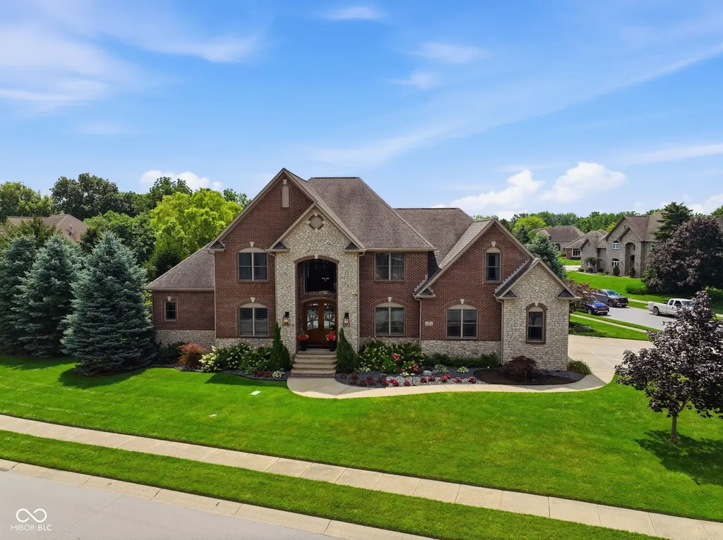 63 Hollaway Boulevard Brownsburg IN 46112