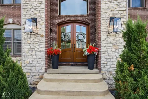 63 Hollaway Boulevard Brownsburg IN 46112