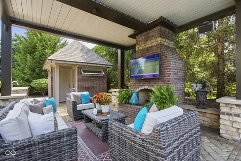 63 Hollaway Boulevard Brownsburg IN 46112