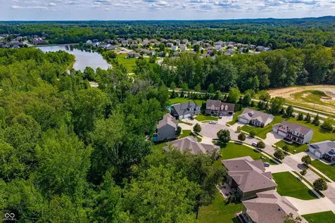 347 Westbrook Court Columbus IN 47201