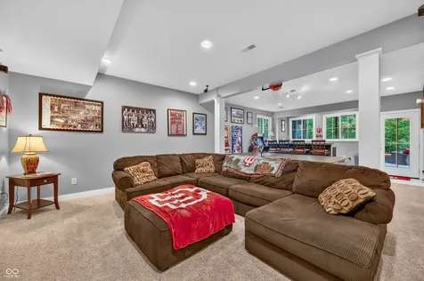 347 Westbrook Court Columbus IN 47201