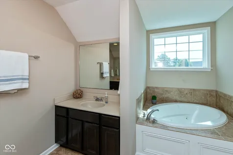 12154 Eddington Place Fishers IN 46037
