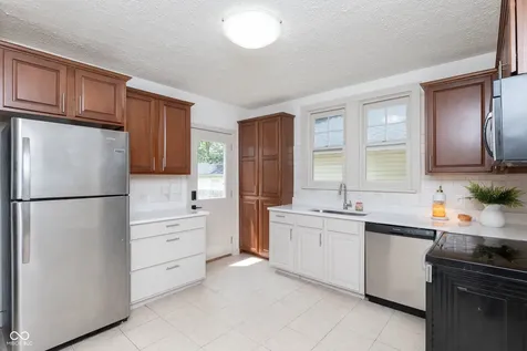 6154 Rosslyn Avenue Indianapolis IN 46220