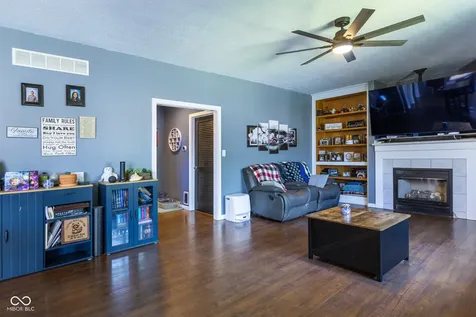 2225 Marina Court Greenwood IN 46143