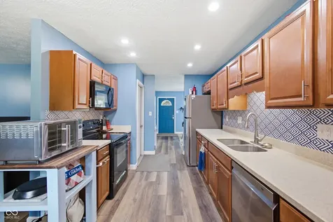 975 Stonegate Road Greenwood IN 46142