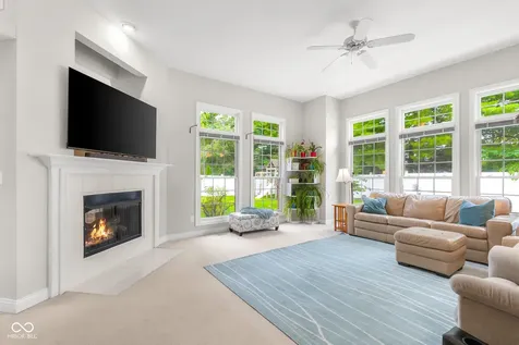 3610 Woodfield Place Columbus IN 47203