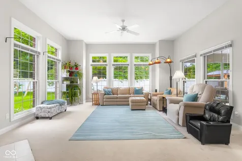 3610 Woodfield Place Columbus IN 47203