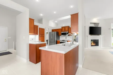 3610 Woodfield Place Columbus IN 47203