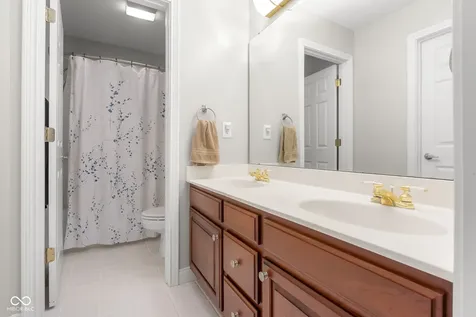 3610 Woodfield Place Columbus IN 47203