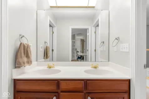 3610 Woodfield Place Columbus IN 47203