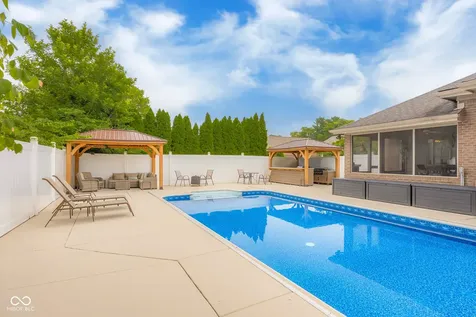 3610 Woodfield Place Columbus IN 47203