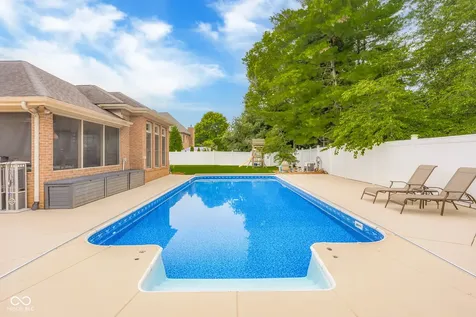 3610 Woodfield Place Columbus IN 47203