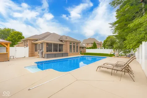 3610 Woodfield Place Columbus IN 47203
