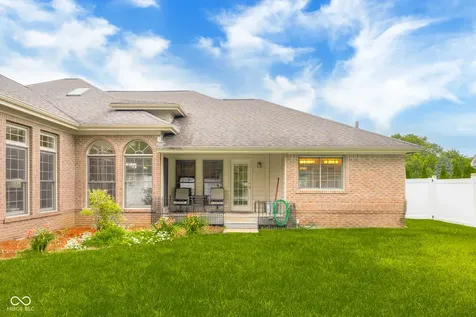 3610 Woodfield Place Columbus IN 47203