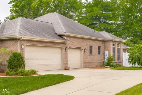 3610 Woodfield Place Columbus IN 47203