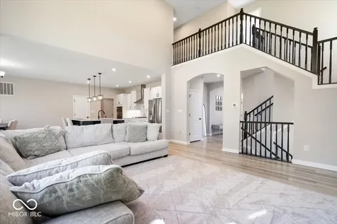 6210 Shallow Creek Indianapolis IN 46237