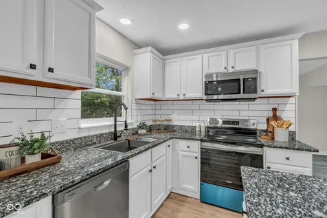 6903 Bretton Wood Drive Indianapolis IN 46268