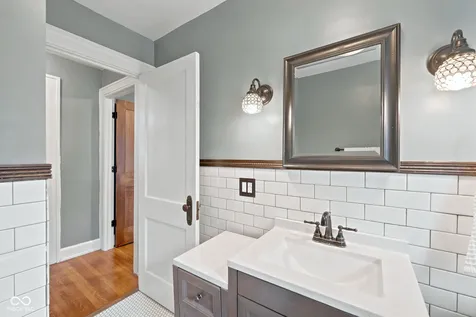 4454 Winthrop Avenue Indianapolis IN 46205
