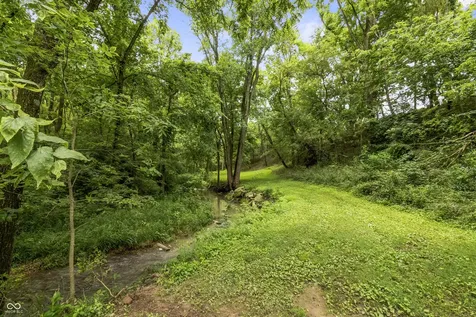 4122 N 500 E Shelbyville IN 46176