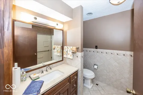 1214 Ironwood Drive W Carmel IN 46033