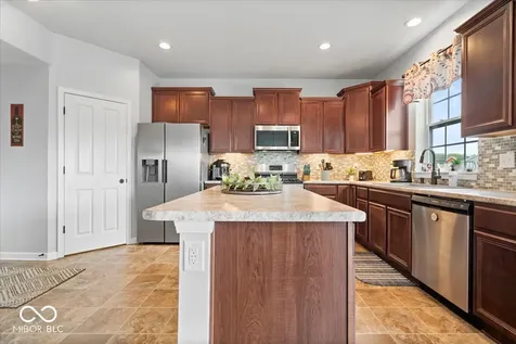 8198 Kilborn Way Avon IN 46123