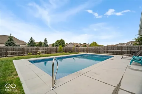 8198 Kilborn Way Avon IN 46123