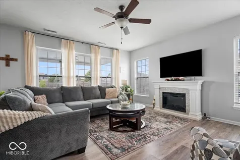 8198 Kilborn Way Avon IN 46123