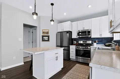 5521 Woods Pointe Drive Mccordsville IN 46055
