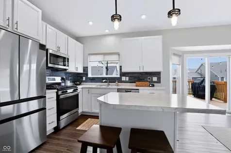 5521 Woods Pointe Drive Mccordsville IN 46055