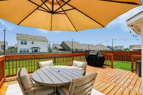 5521 Woods Pointe Drive Mccordsville IN 46055