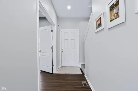 5521 Woods Pointe Drive Mccordsville IN 46055