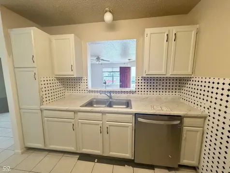 426 Red Tail Lane Indianapolis IN 46241