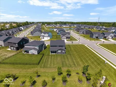 6915 Seabiscuit Road Whitestown IN 46075