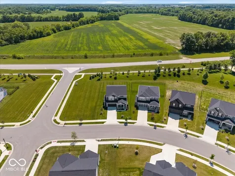6915 Seabiscuit Road Whitestown IN 46075