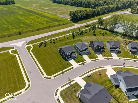 6915 Seabiscuit Road Whitestown IN 46075