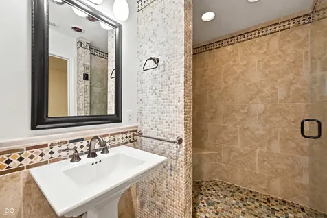 6084 Clearview Drive Carmel IN 46033
