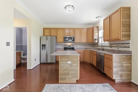 9080 N Falling Waters Drive Mccordsville IN 46055